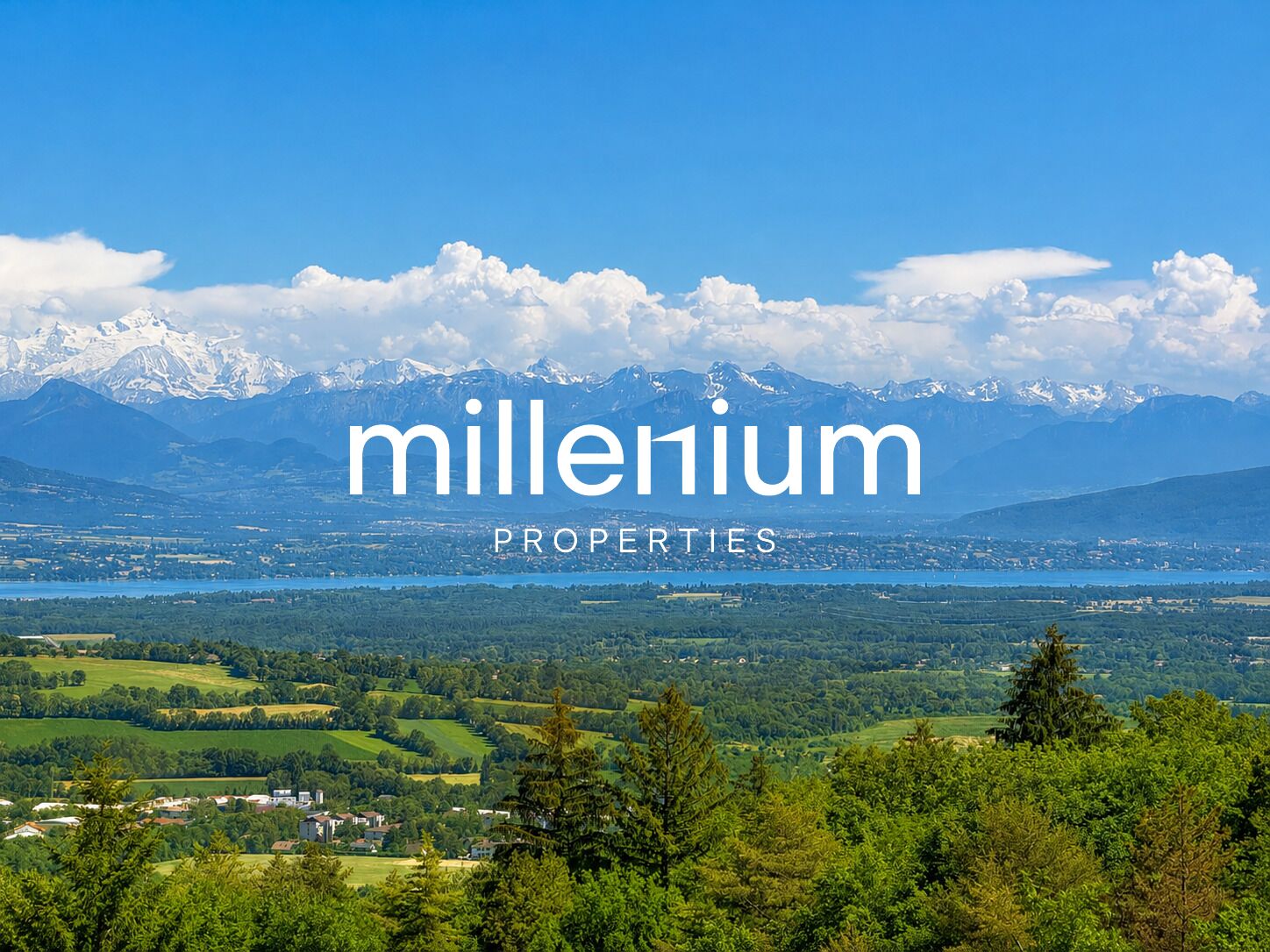 Vue panoramique sur le lac Léman et le Mont-Blanc - Gex (FRANCE)
