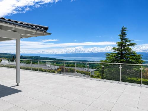 Villa de luxe avec vue imprenable sur le lac Léman et les Alpes