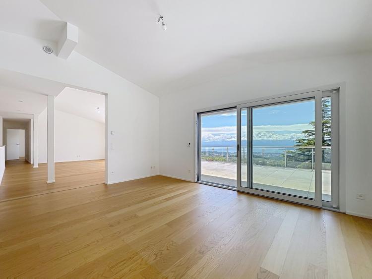 Villa de luxe avec vue imprenable sur le lac Léman et les Alpes