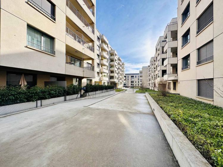 Arcade Neuve - 143 m² à Nyon, Quartier de la Petite Prairie
